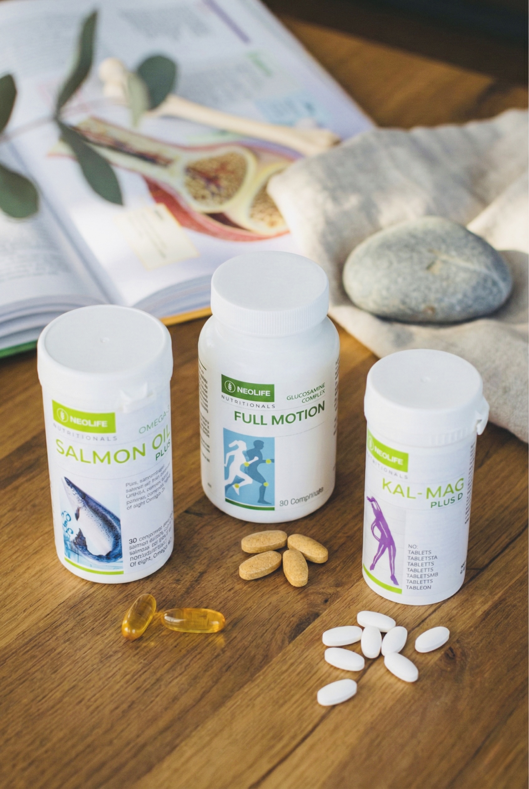 kompleksas-sanariams-full-motion-kal-mag-d-omega-3 Kompleksas sąnariams – NeoLife Full Motion, Kal-Mag-D ir Omega-3 papildai sąnarių kremzlei, kaulams ir judrumui